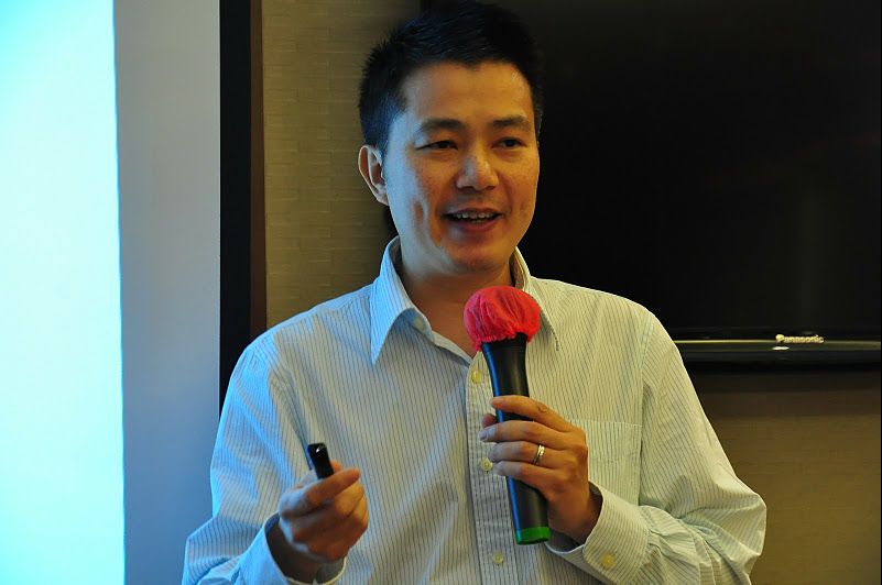 20111116 Rotary Club Central Talk04